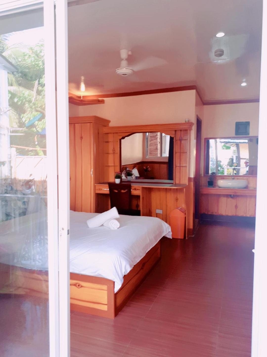 Chibel Summer Riverside Hotel 엘니도 외부 사진